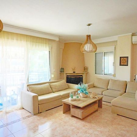 Lovely And Sunny Apartament 300M From Beach!! Peraía المظهر الخارجي الصورة