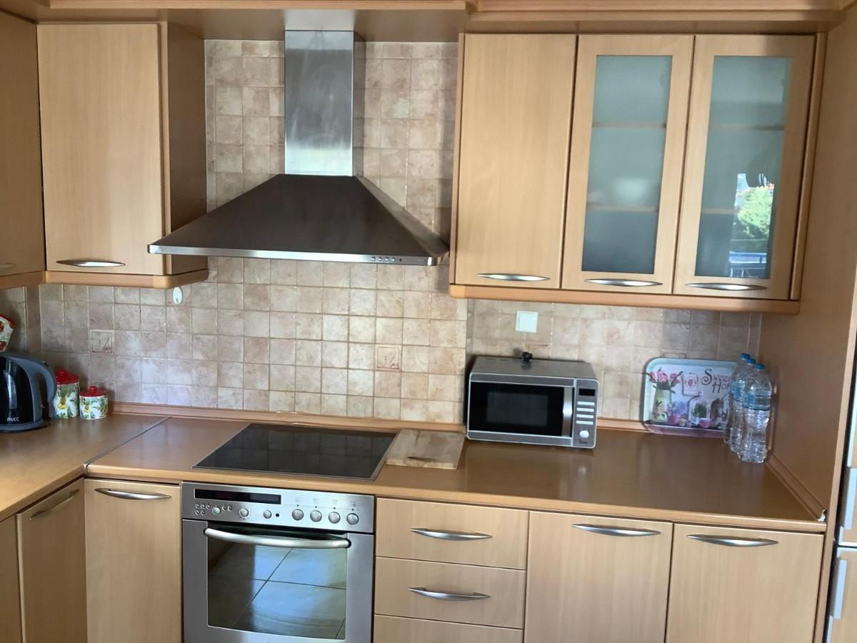 Lovely And Sunny Apartament 300M From Beach!! Peraía المظهر الخارجي الصورة