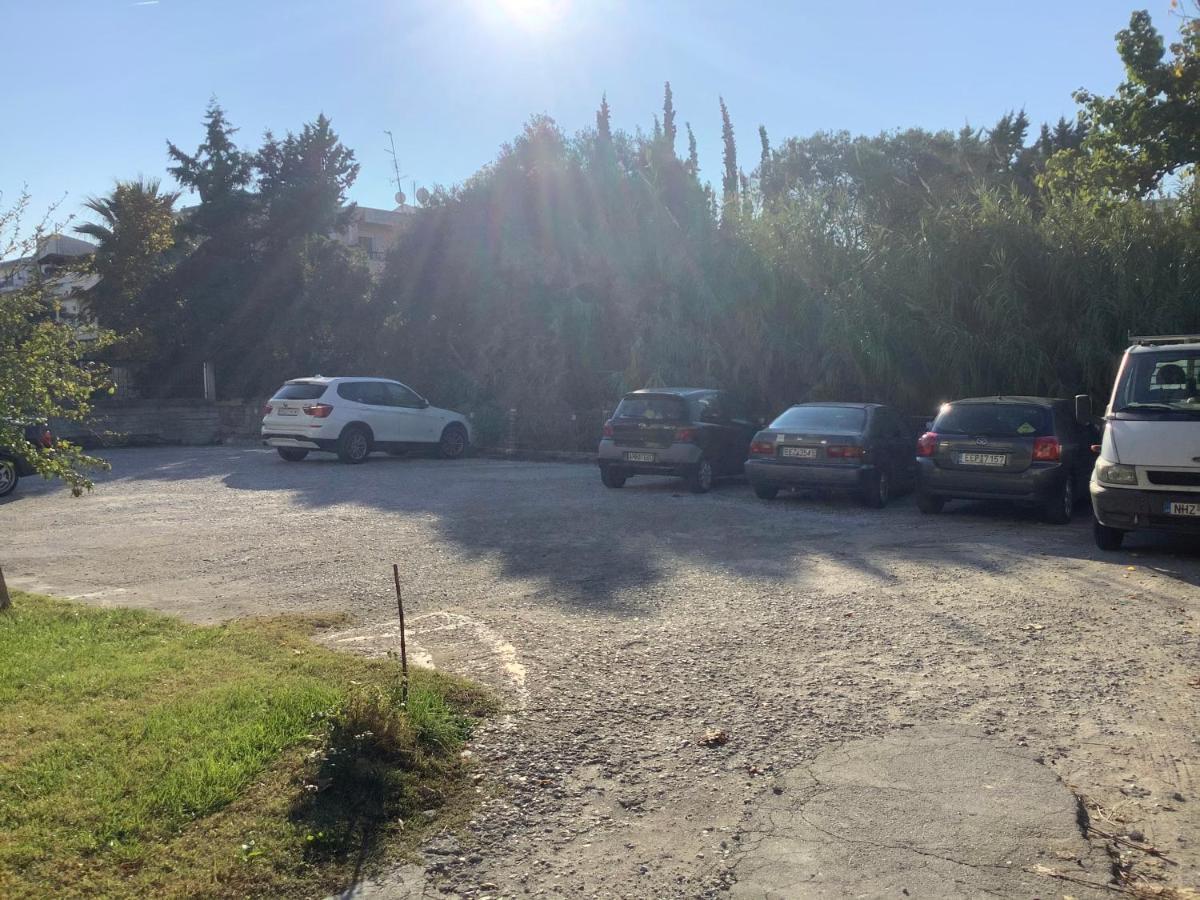 Lovely And Sunny Apartament 300M From Beach!! Peraía المظهر الخارجي الصورة
