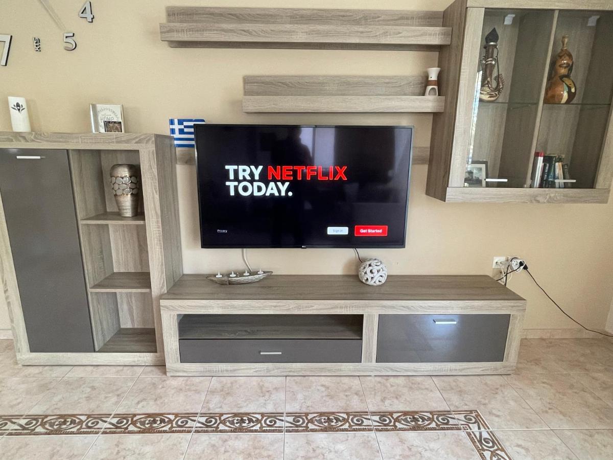 Lovely And Sunny Apartament 300M From Beach!! Peraía المظهر الخارجي الصورة