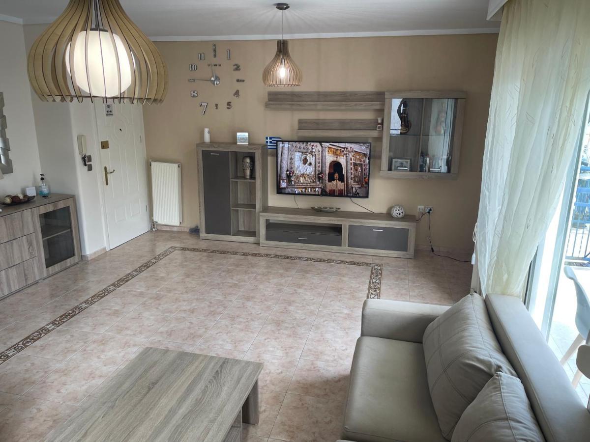Lovely And Sunny Apartament 300M From Beach!! Peraía المظهر الخارجي الصورة