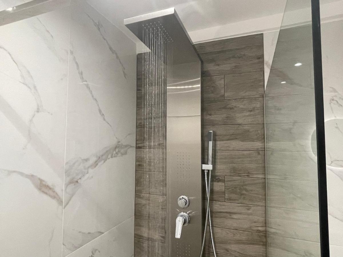 Lovely And Sunny Apartament 300M From Beach!! Peraía المظهر الخارجي الصورة
