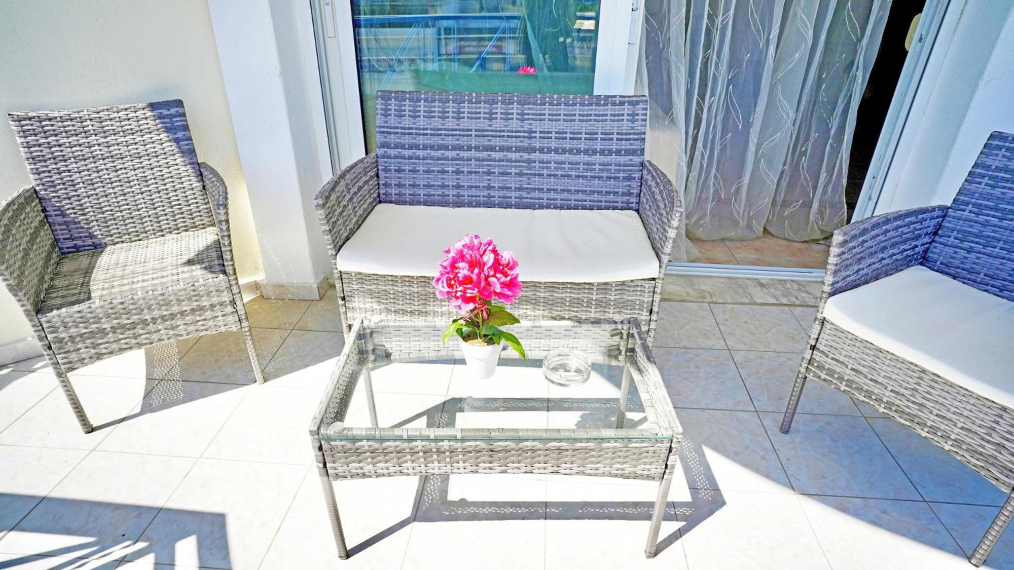 Lovely And Sunny Apartament 300M From Beach!! Peraía المظهر الخارجي الصورة