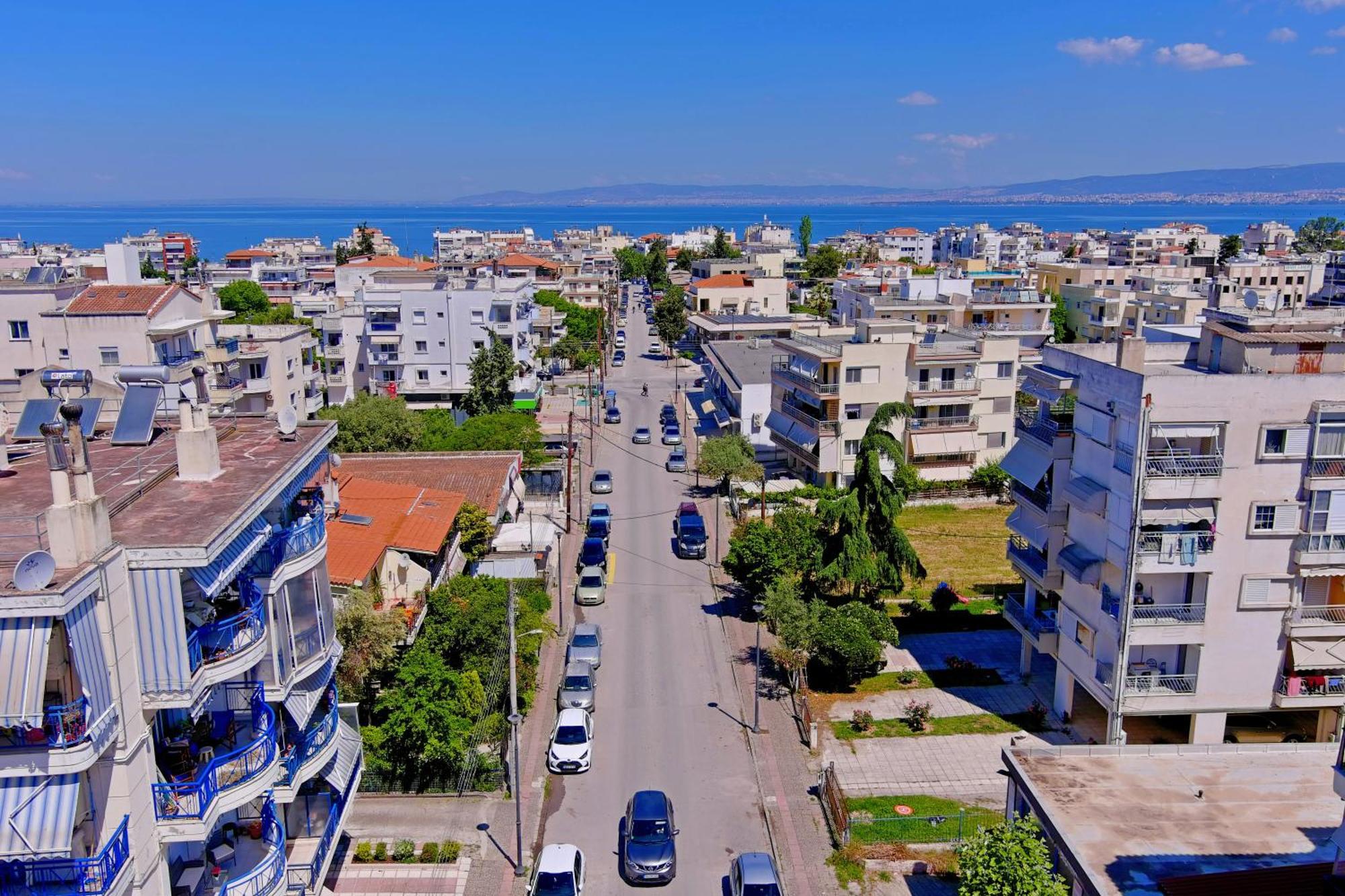 Lovely And Sunny Apartament 300M From Beach!! Peraía المظهر الخارجي الصورة