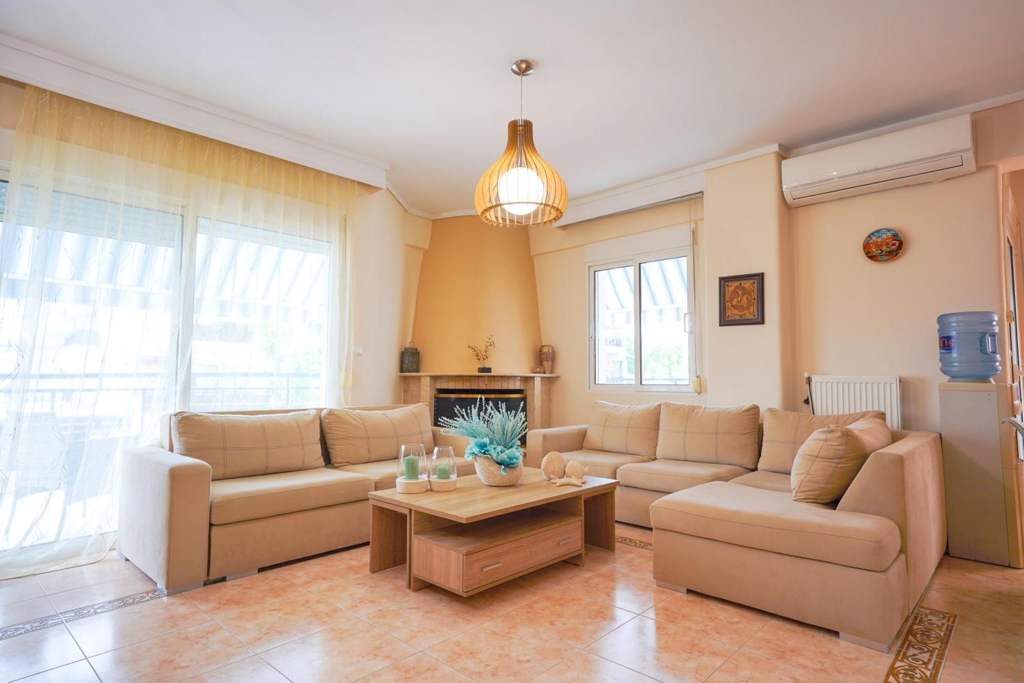 Lovely And Sunny Apartament 300M From Beach!! Peraía المظهر الخارجي الصورة