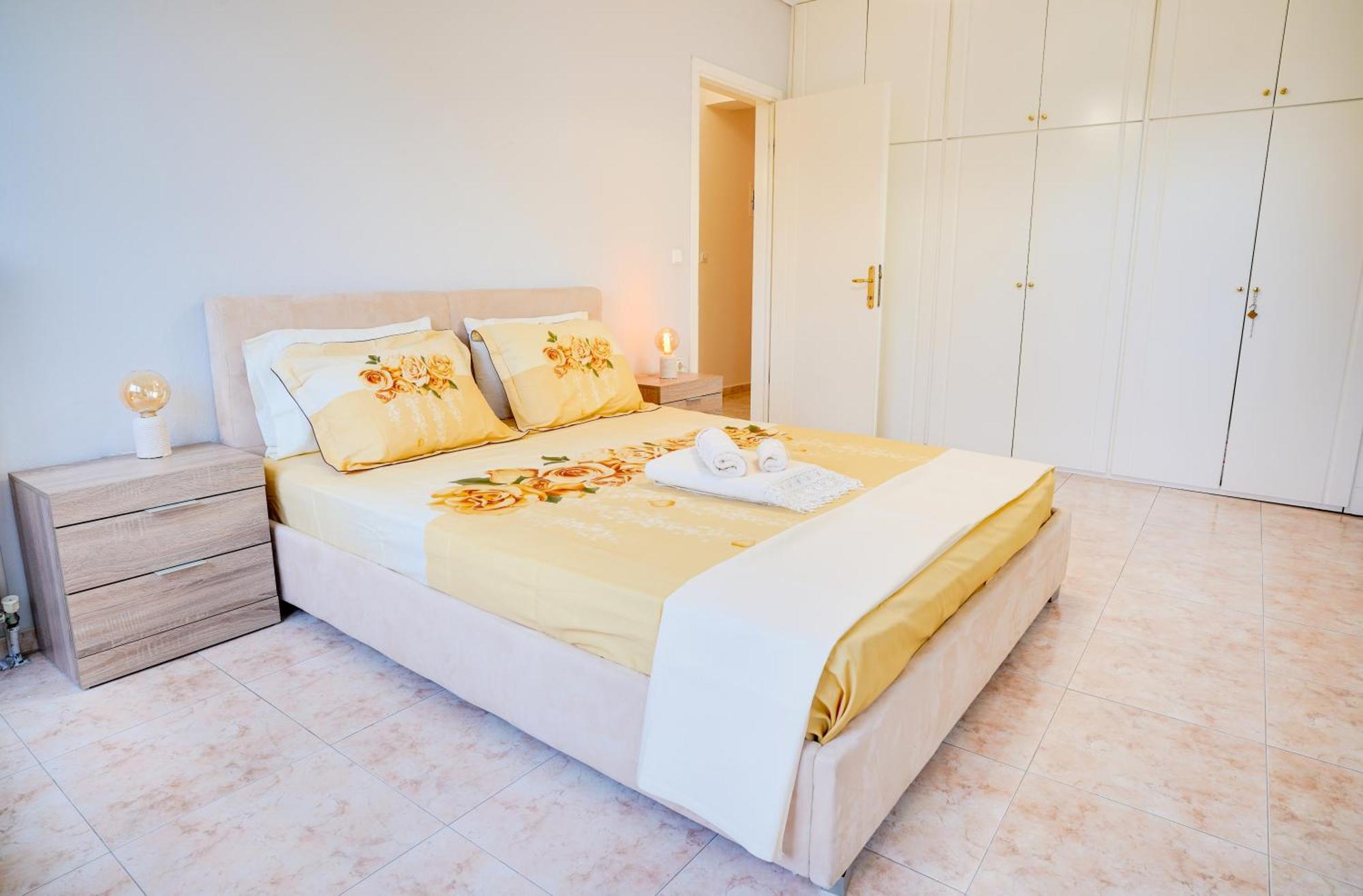 Lovely And Sunny Apartament 300M From Beach!! Peraía المظهر الخارجي الصورة