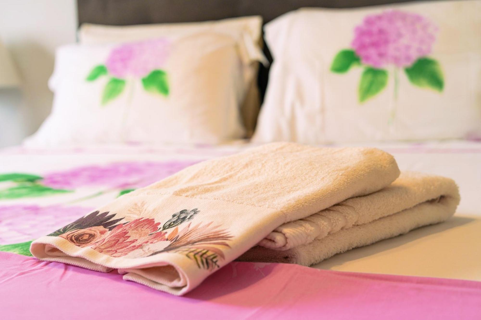 Lovely And Sunny Apartament 300M From Beach!! Peraía المظهر الخارجي الصورة