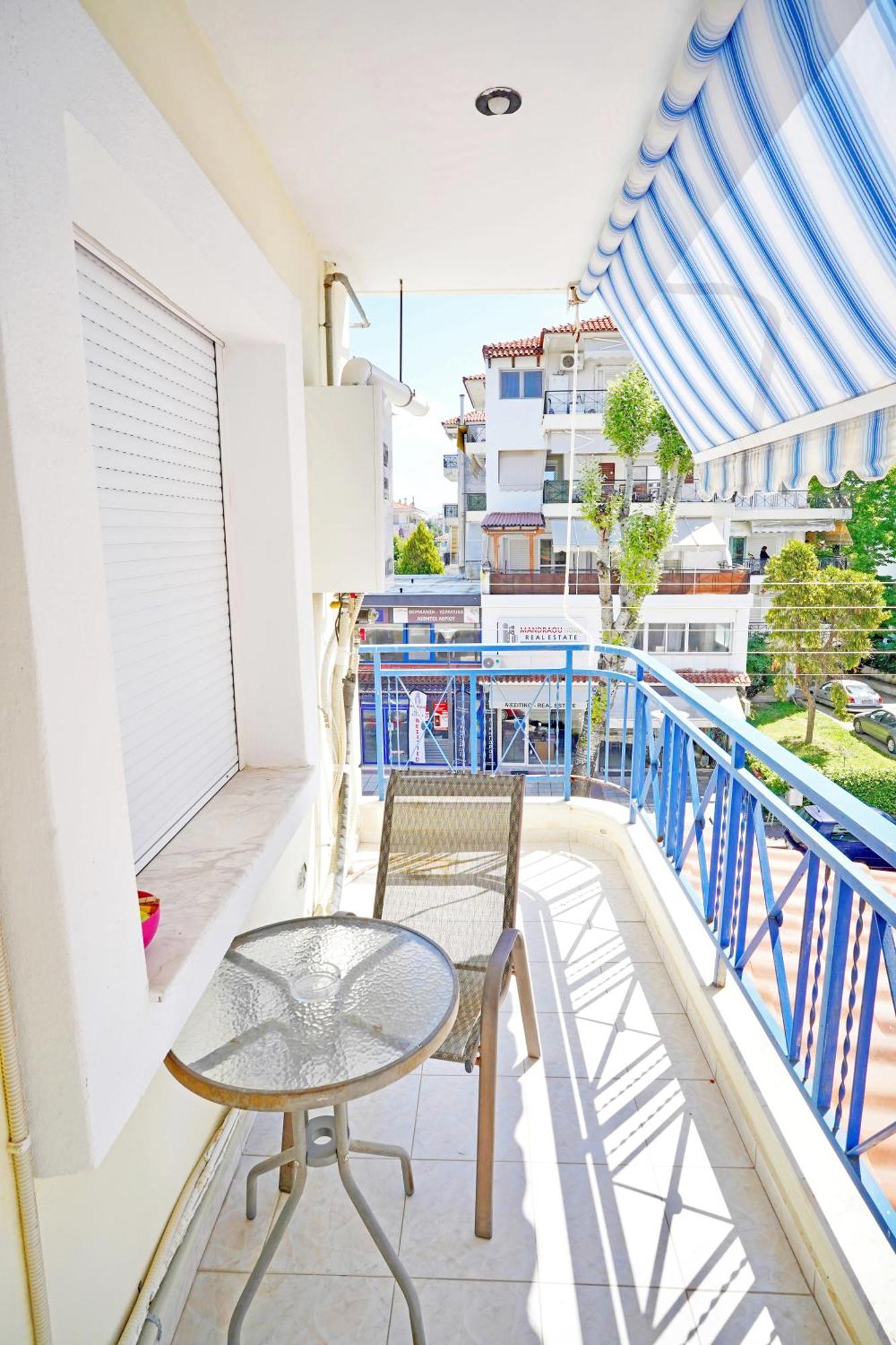 Lovely And Sunny Apartament 300M From Beach!! Peraía المظهر الخارجي الصورة