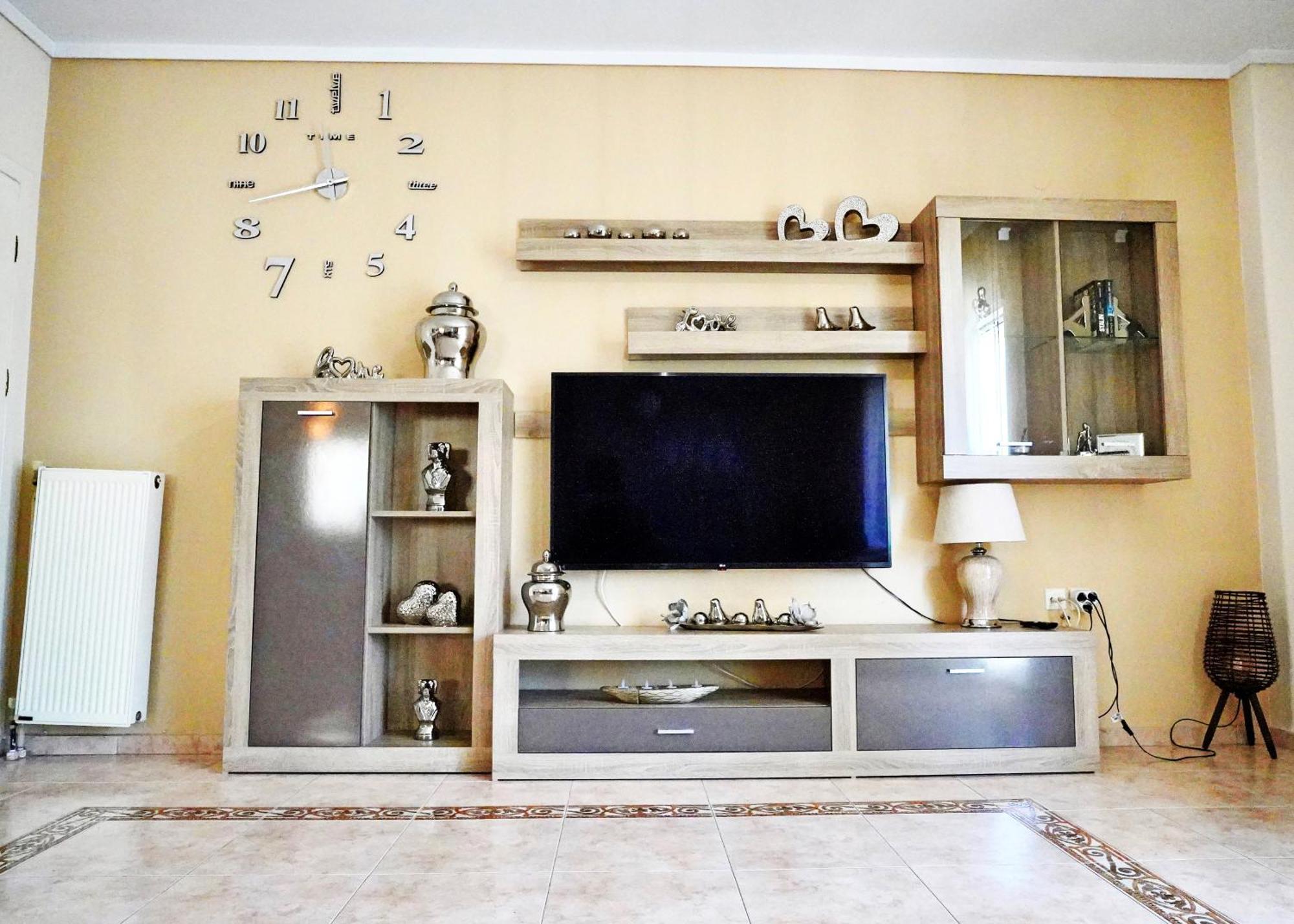 Lovely And Sunny Apartament 300M From Beach!! Peraía المظهر الخارجي الصورة